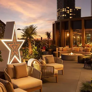 The Gantry London, Curio Collection By Hilton Londen
