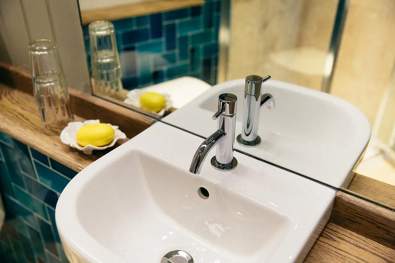 *** Hotel The Culpeper Bedrooms London United Kingdom